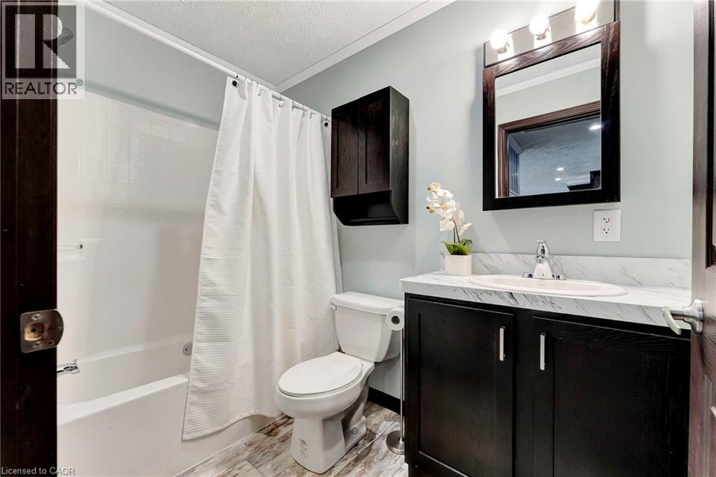 4881 MAPLEVIEW Crescent - 23