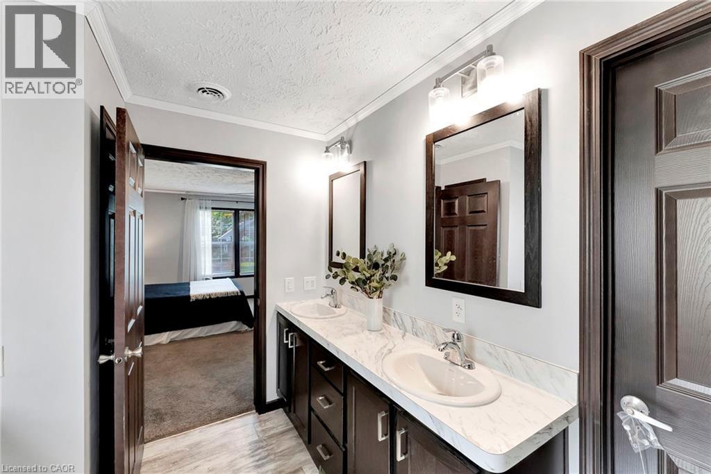 4881 MAPLEVIEW Crescent - 20