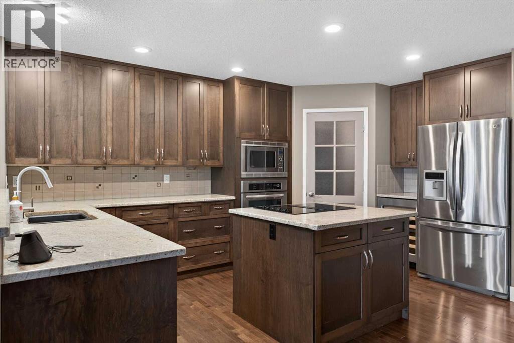 111 VALLEY PONDS CRESCENT NW - 4