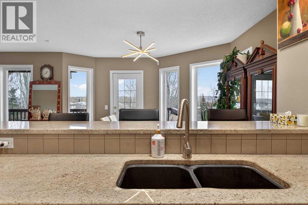 111 VALLEY PONDS CRESCENT NW - 7