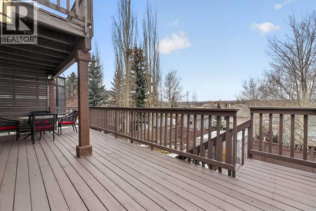 111 VALLEY PONDS CRESCENT NW - 44