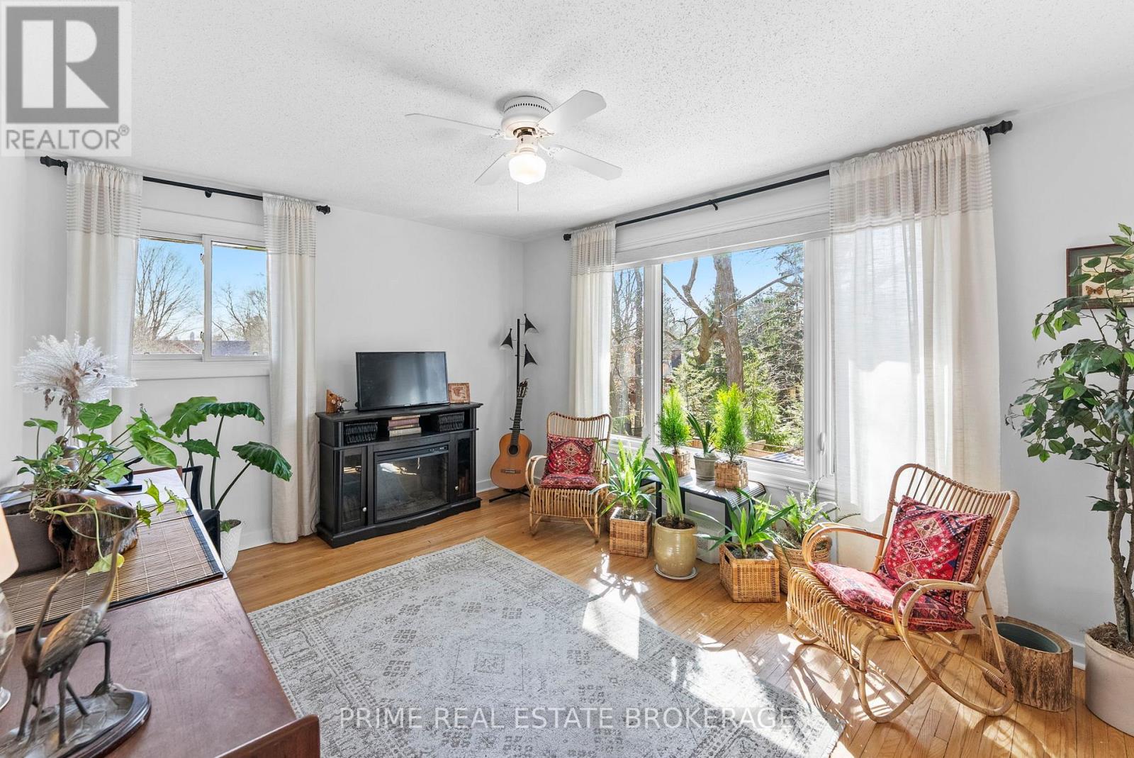 8 CRAMSTON CRESCENT Property Photo