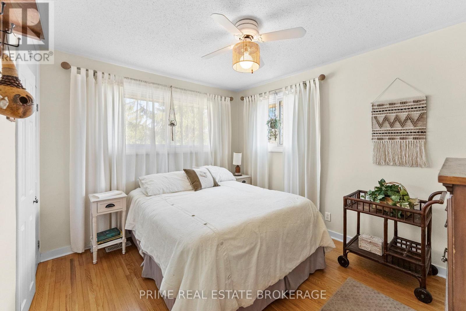 8 CRAMSTON CRESCENT Property Photo