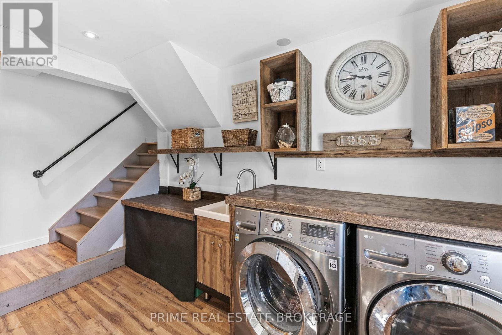 8 CRAMSTON CRESCENT Property Photo