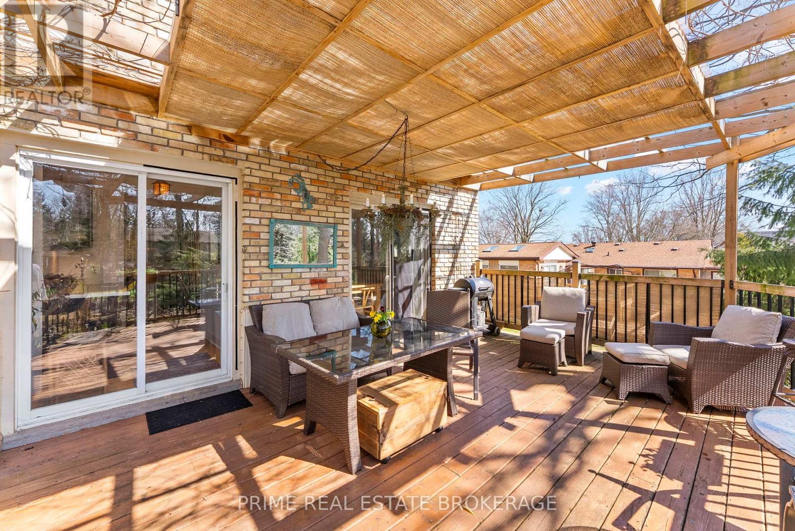 8 CRAMSTON CRESCENT Property Photo