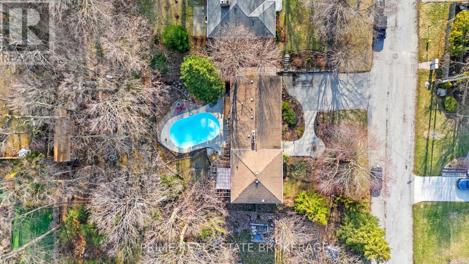 8 CRAMSTON CRESCENT Property Photo