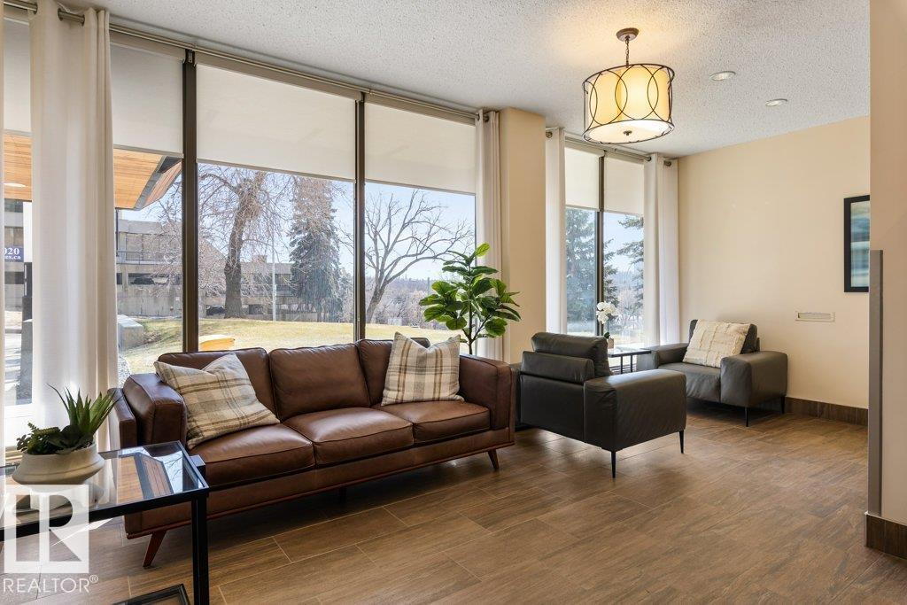 #1403 9808 103 ST NW - 32