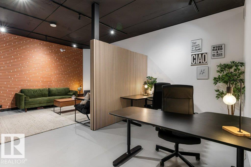 #1403 9808 103 ST NW - 36