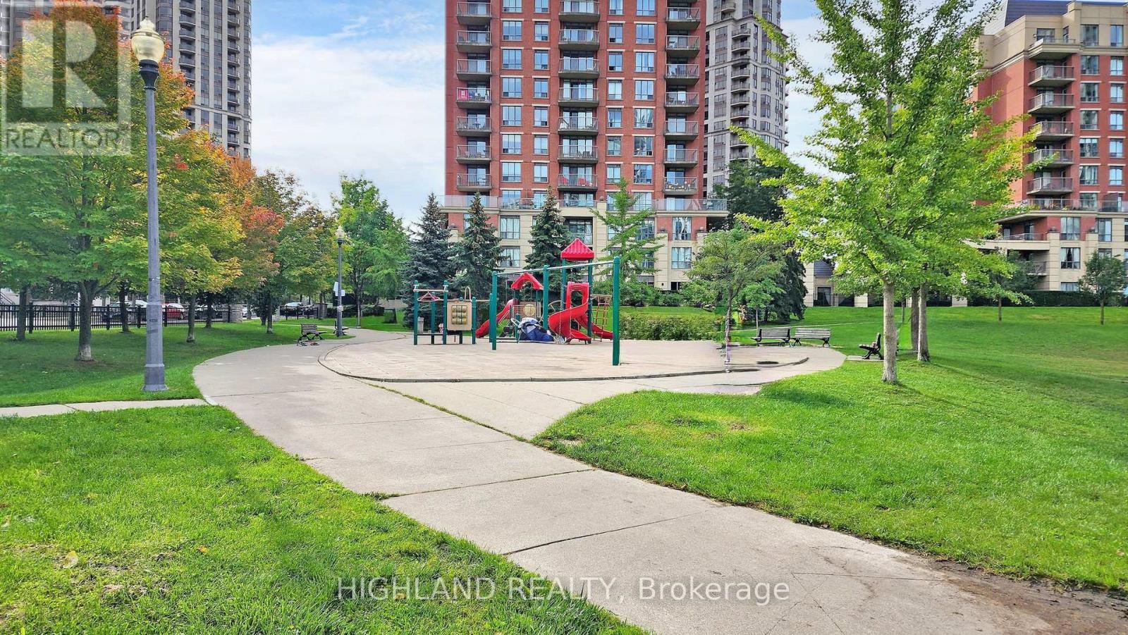 1002 - 18 HARRISON GARDEN BOULEVARD — photo 24