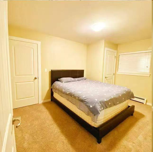 1/2 basement 15447 37A AVE