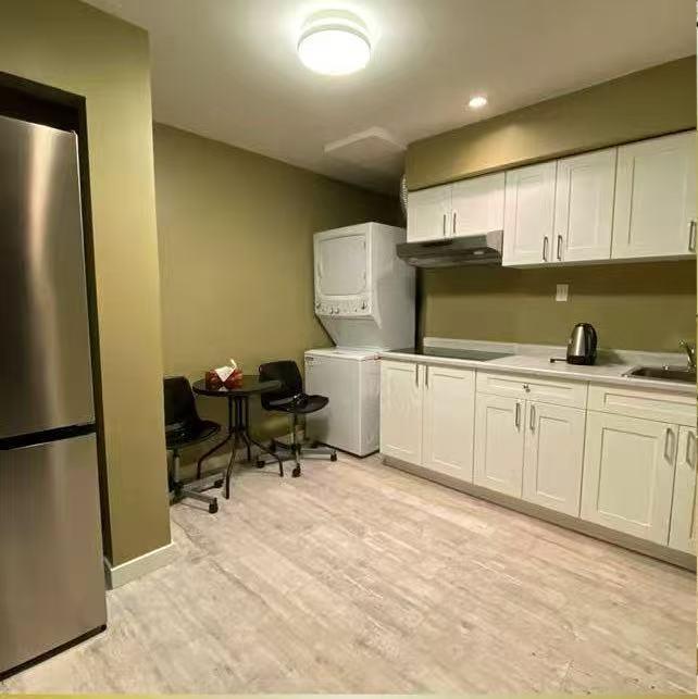 1/2 Basement-2 15447 37A AVENUE