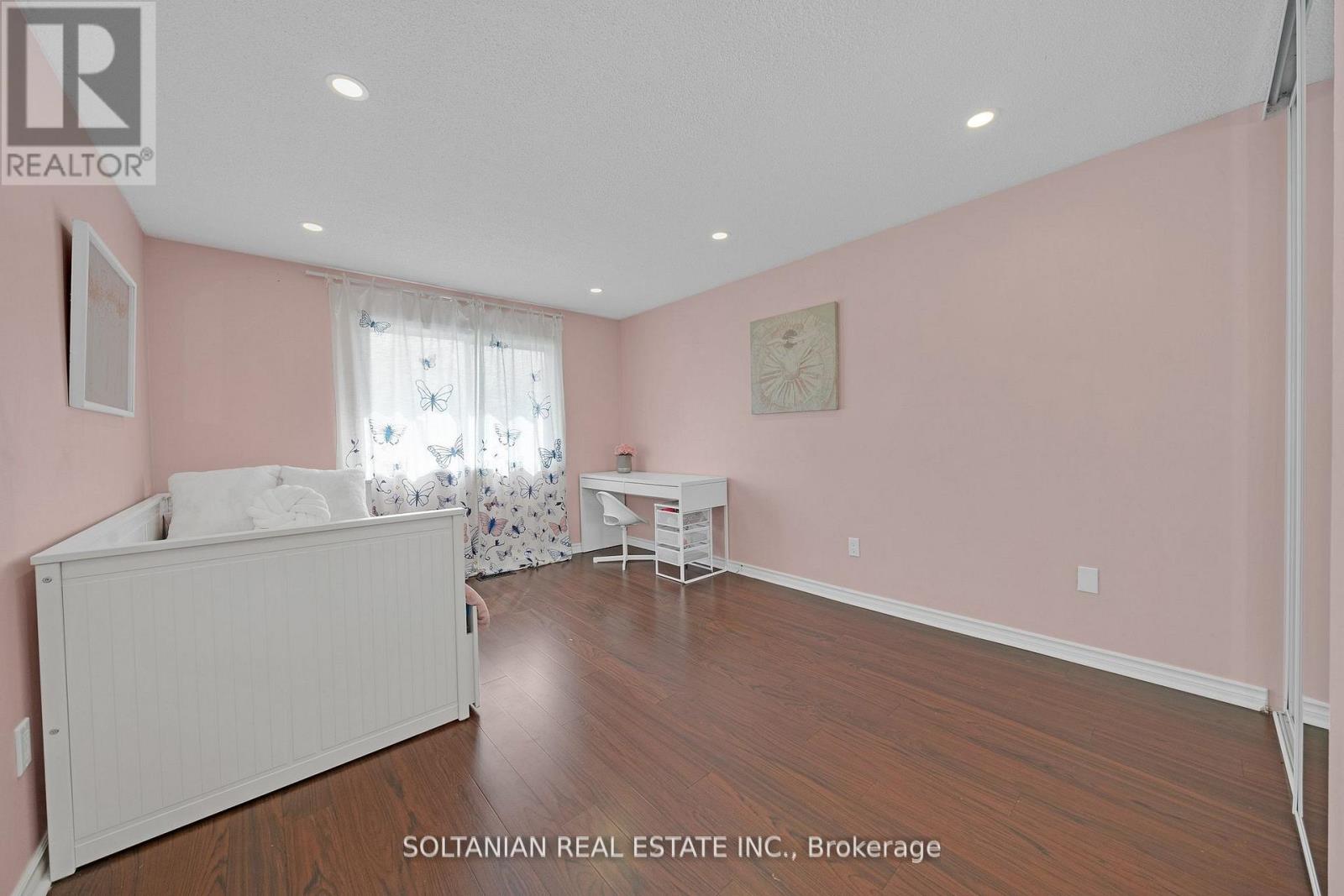 54 BRAEBURN DRIVE - 28