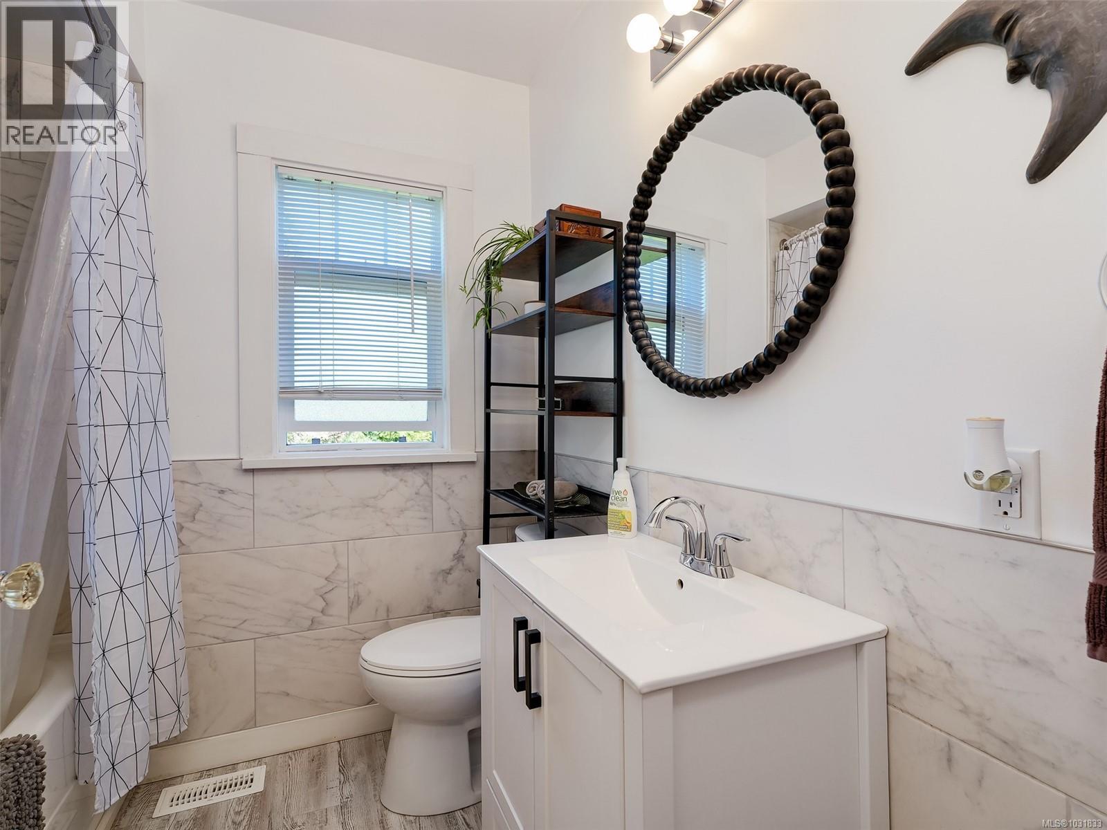  8996 West Coast Road, Sooke