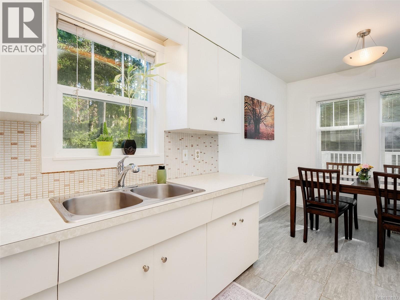  8996 West Coast Road, Sooke