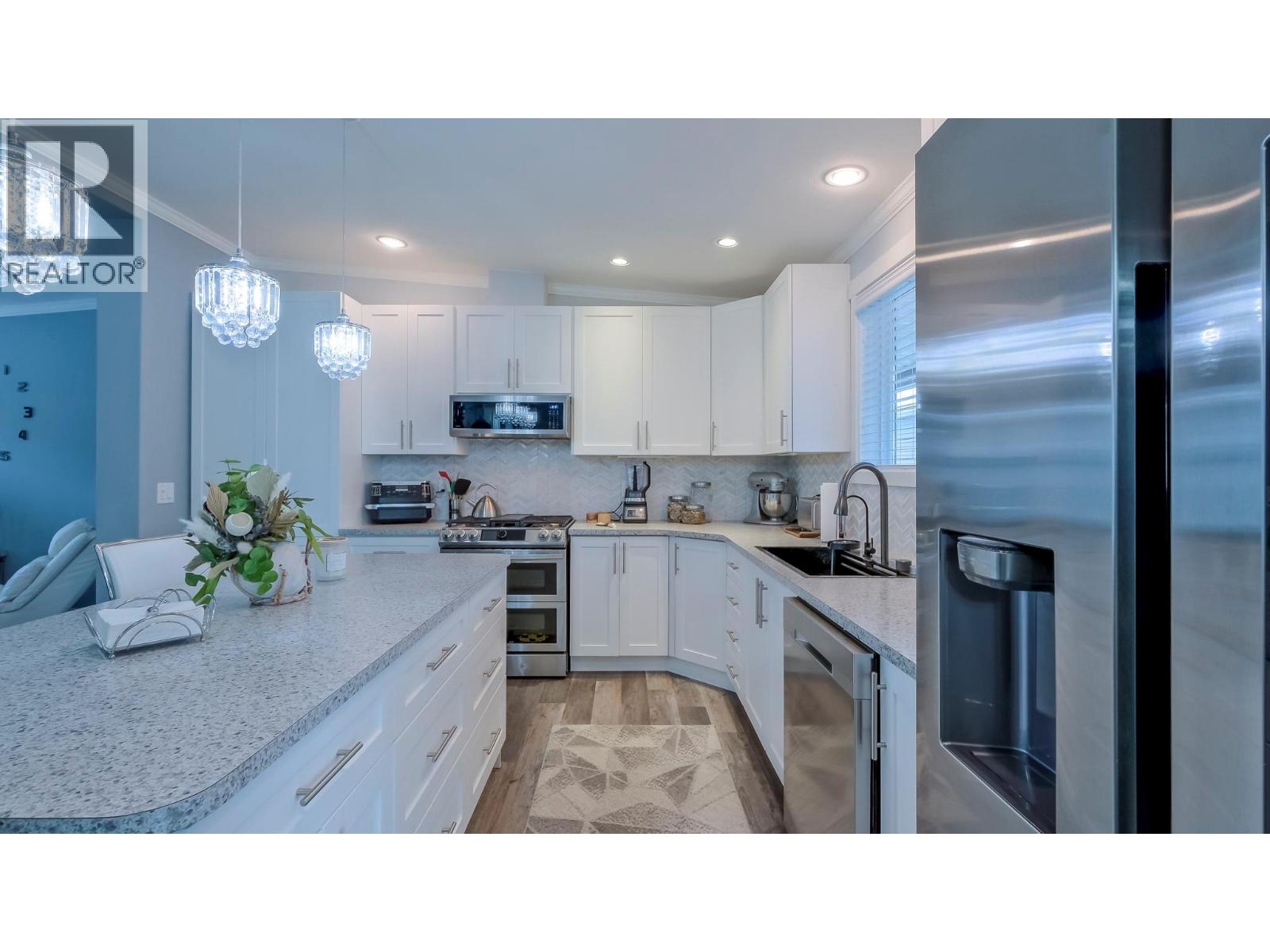 #76 1835 NANCEE WAY COURT - 18