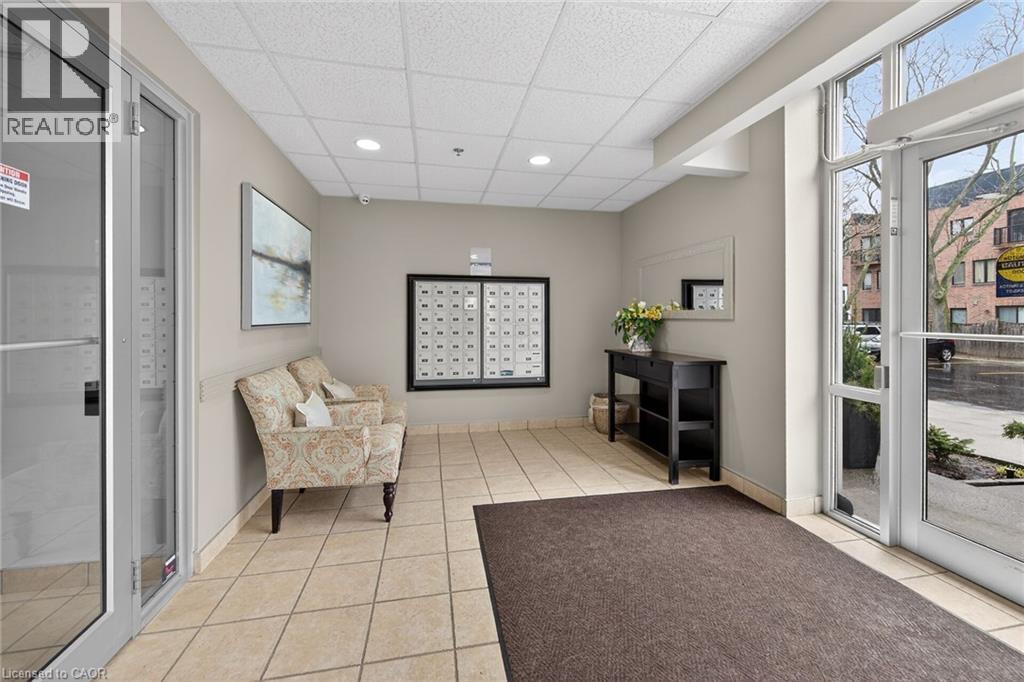#404 391 PLAINS Road E - 48
