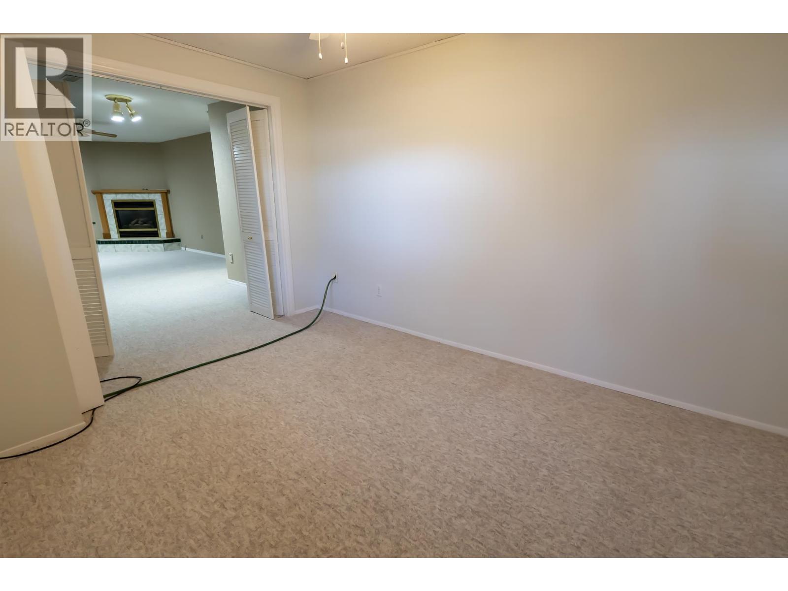 526 E VICTORIA STREET - 15