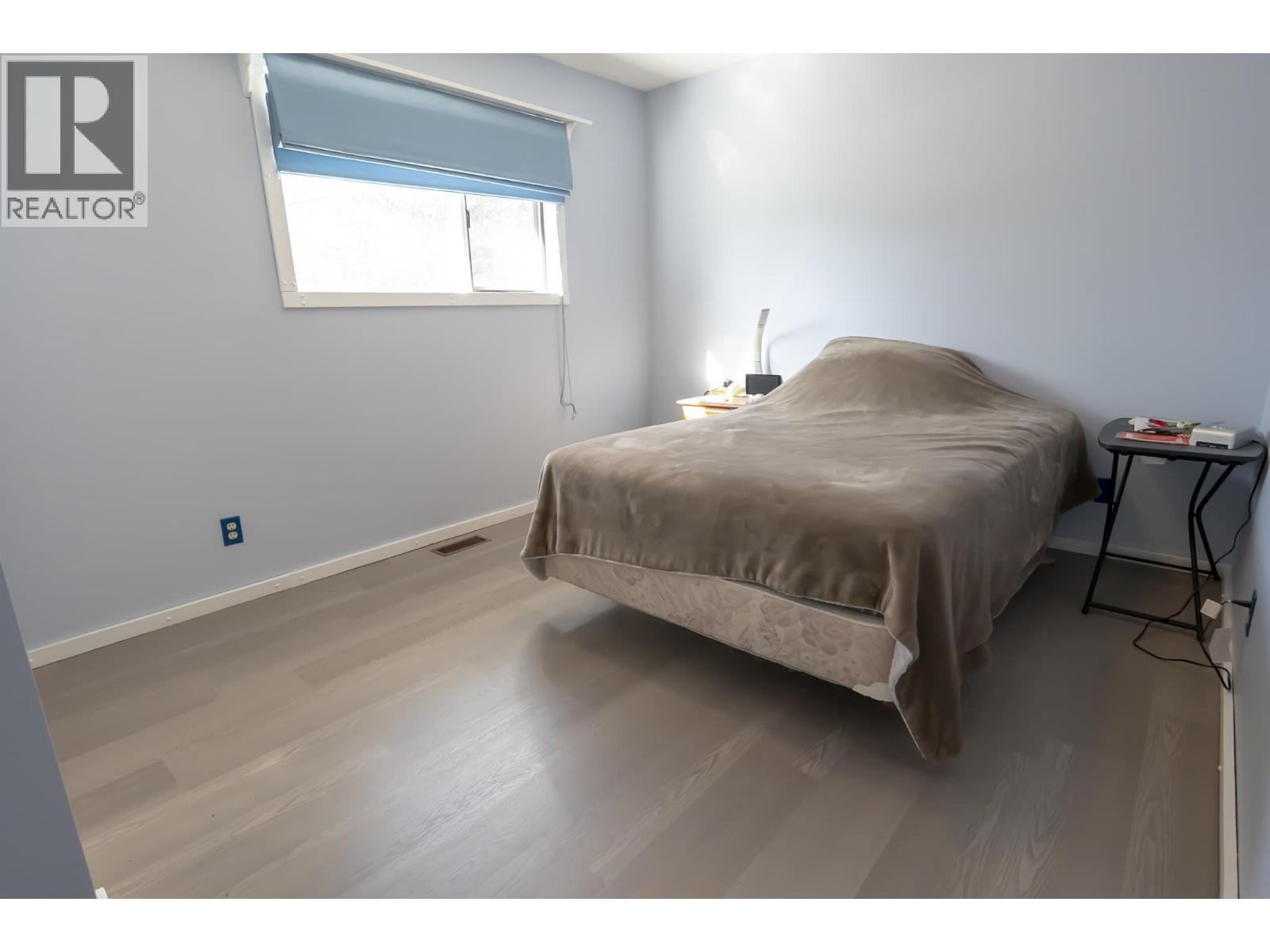 526 E VICTORIA STREET - 9