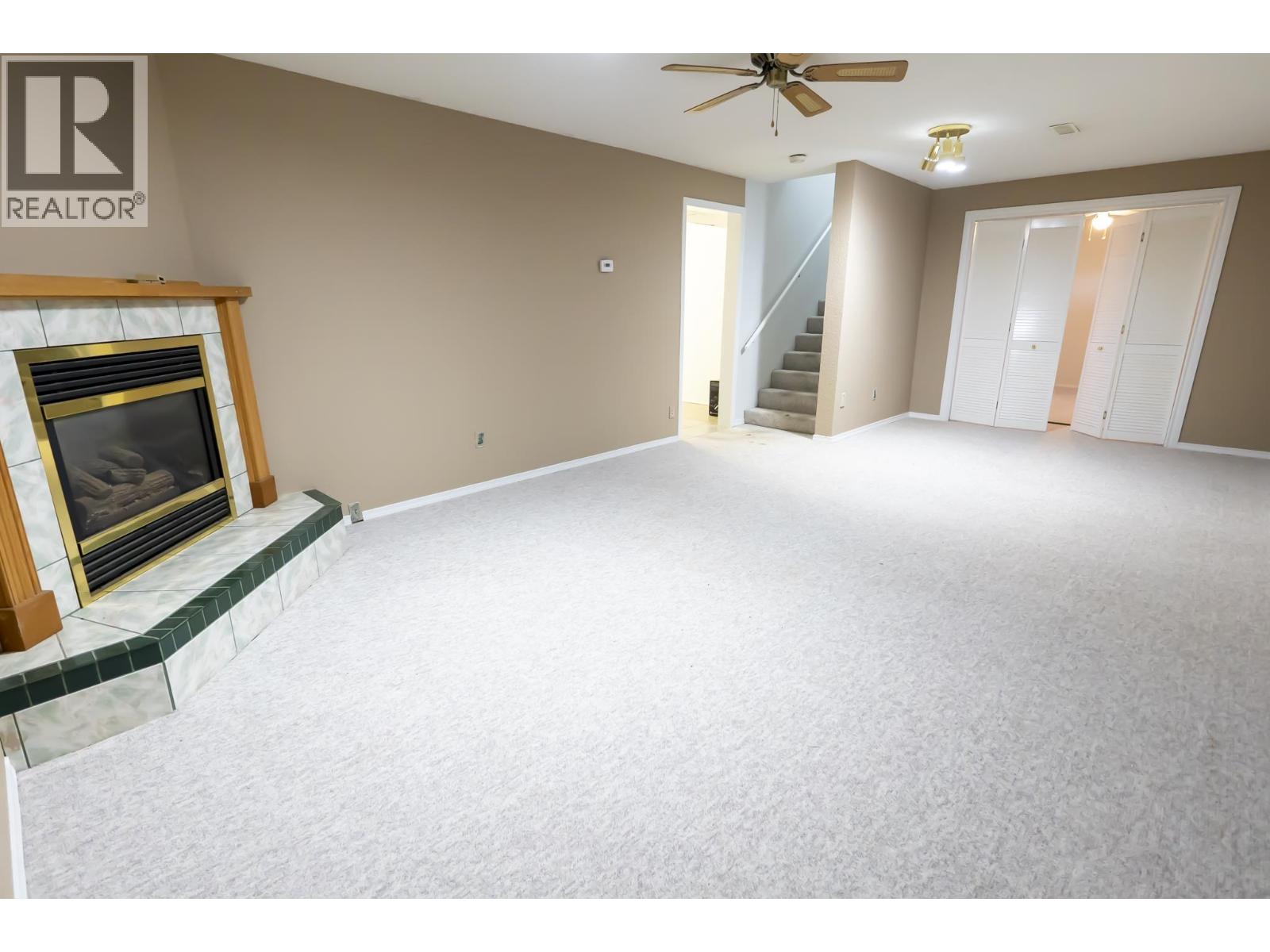 526 E VICTORIA STREET - 13