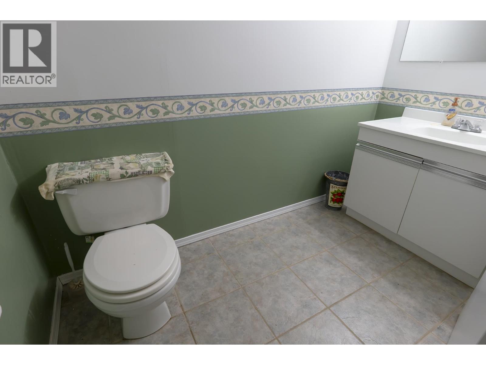 526 E VICTORIA STREET - 22