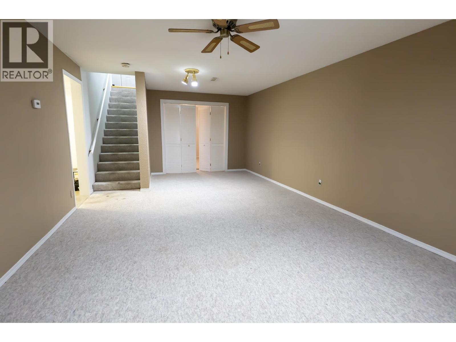 526 E VICTORIA STREET - 14