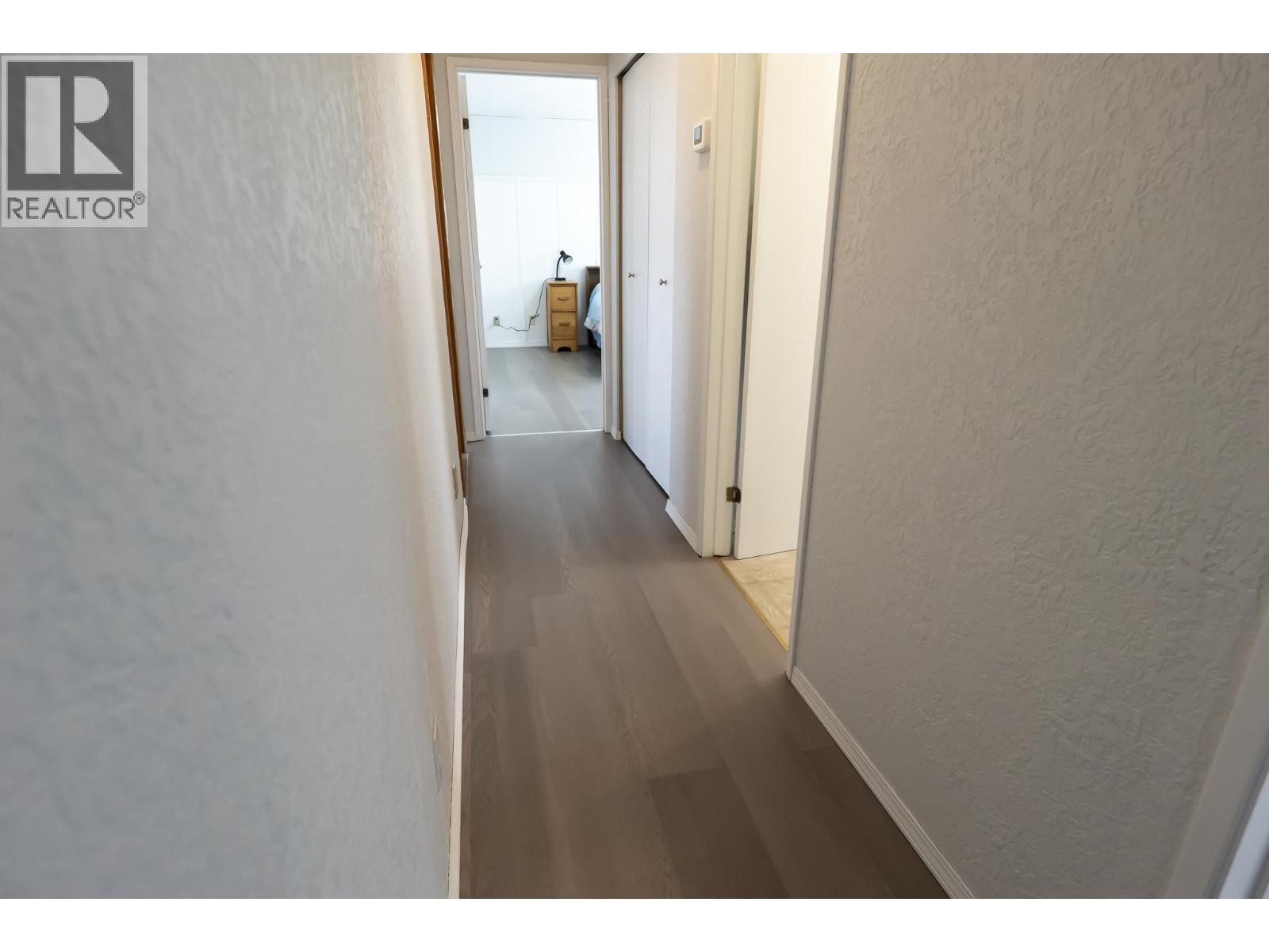 526 E VICTORIA STREET - 6