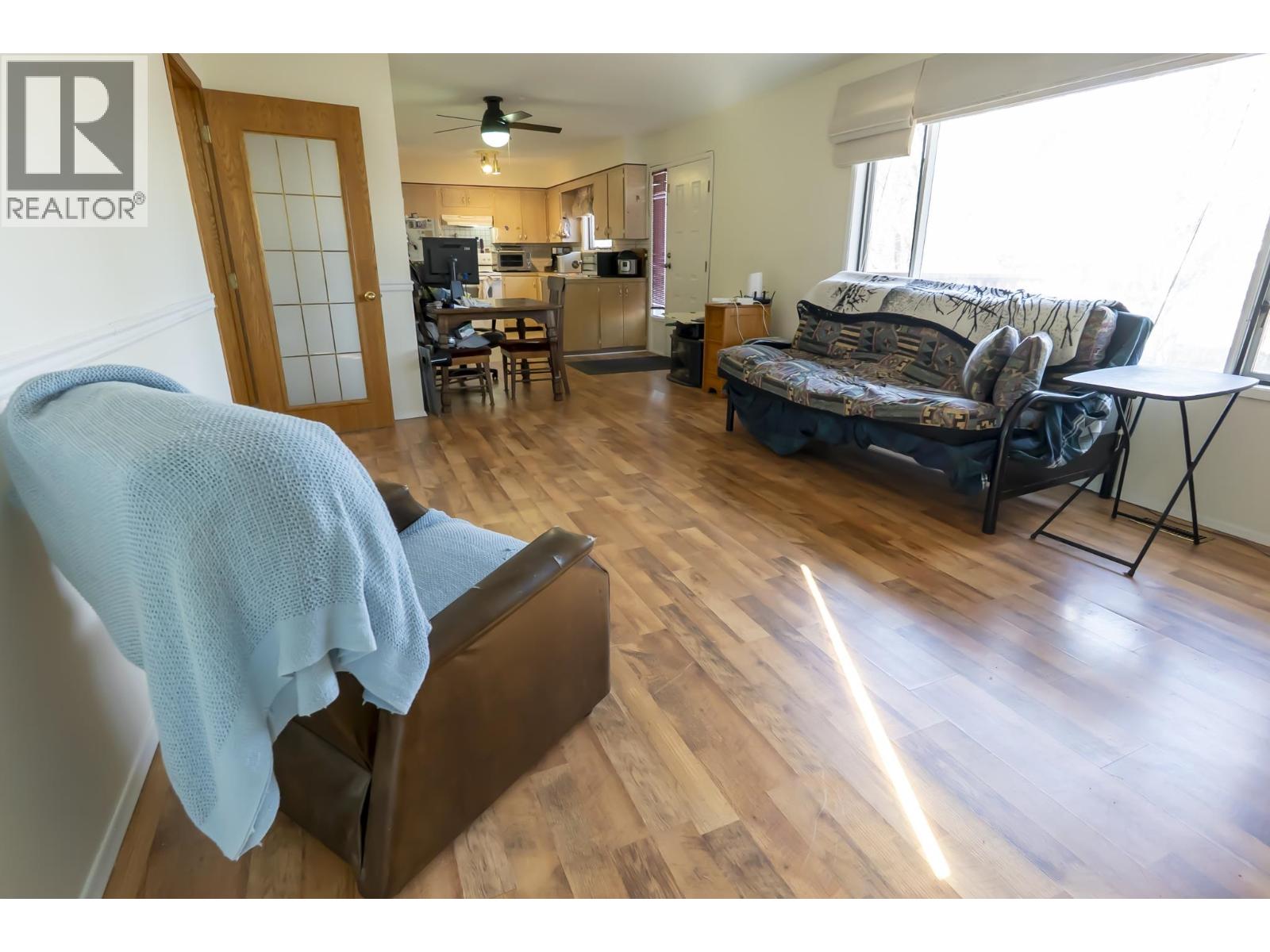 526 E VICTORIA STREET - 5