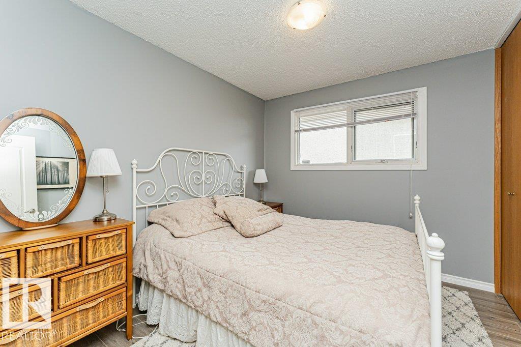 8 DUKE DR - 25