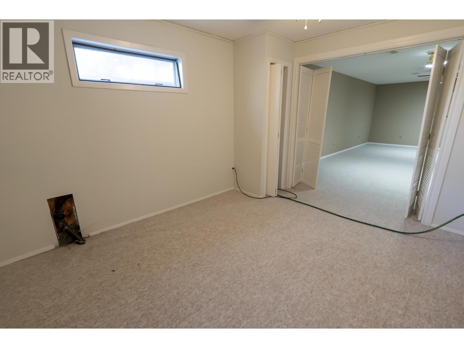 526 E VICTORIA STREET - 16