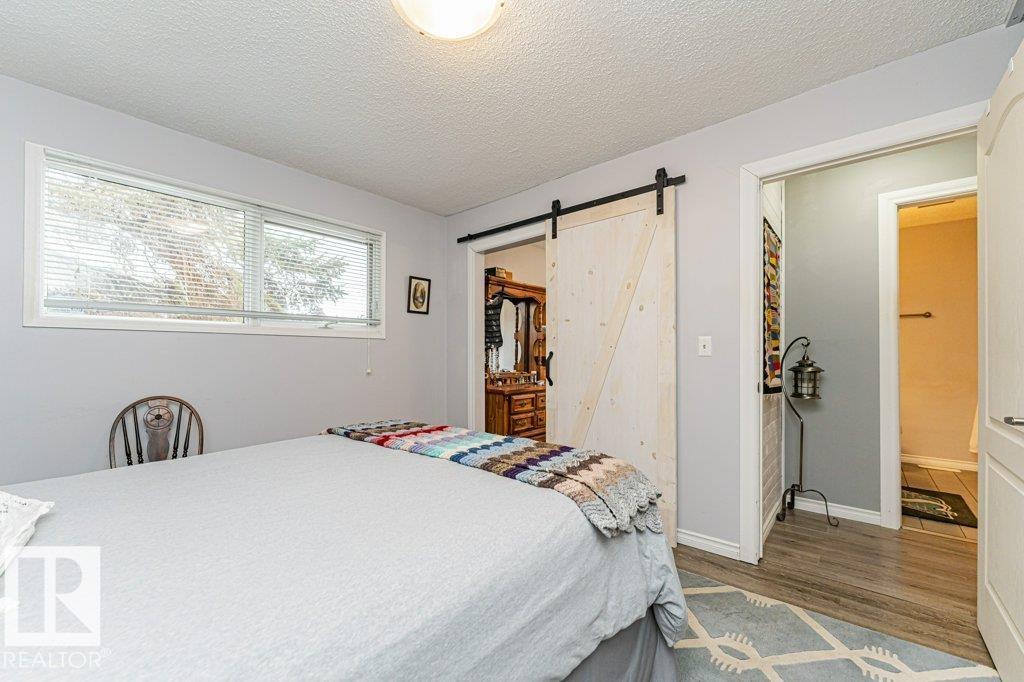 8 DUKE DR - 22