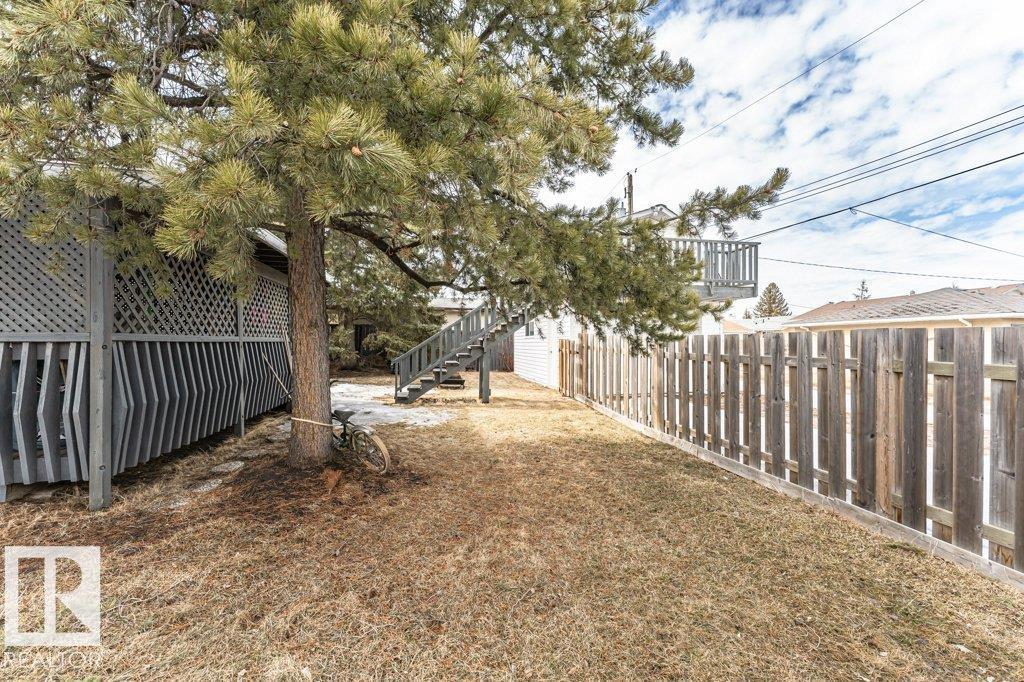 8 DUKE DR - 62