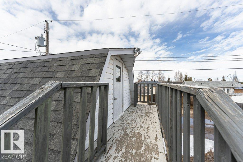 8 DUKE DR - 32