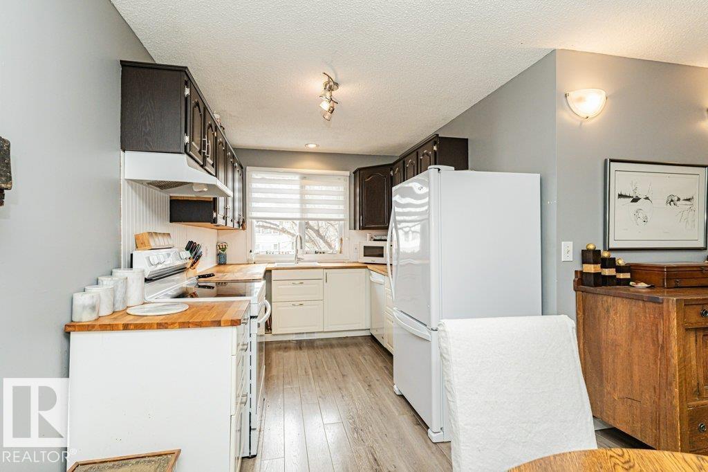 8 DUKE DR - 39