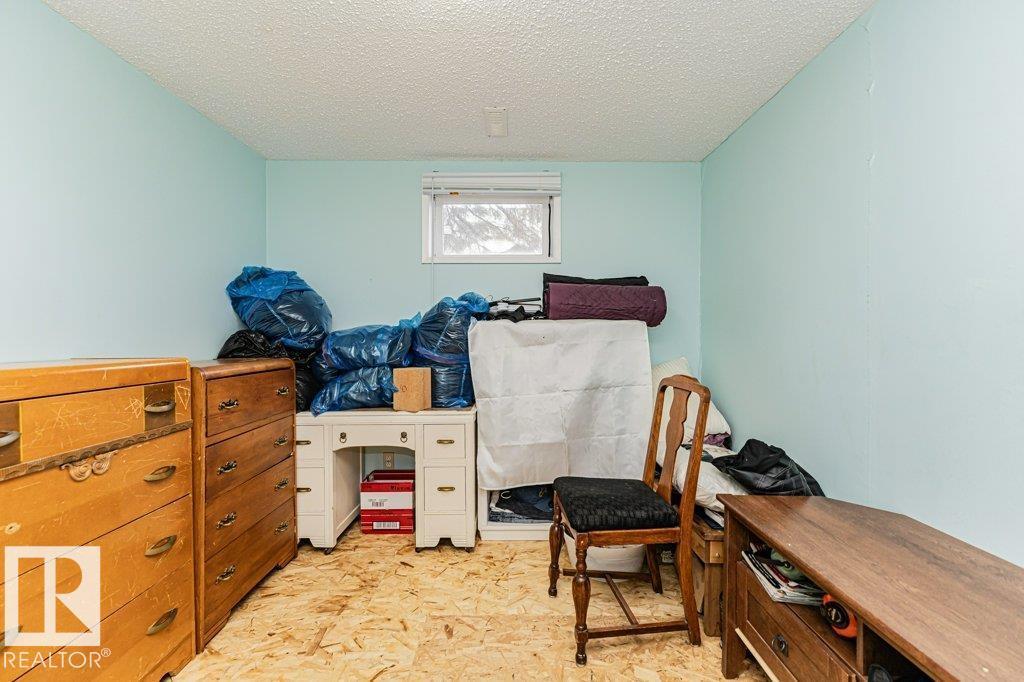 8 DUKE DR - 55