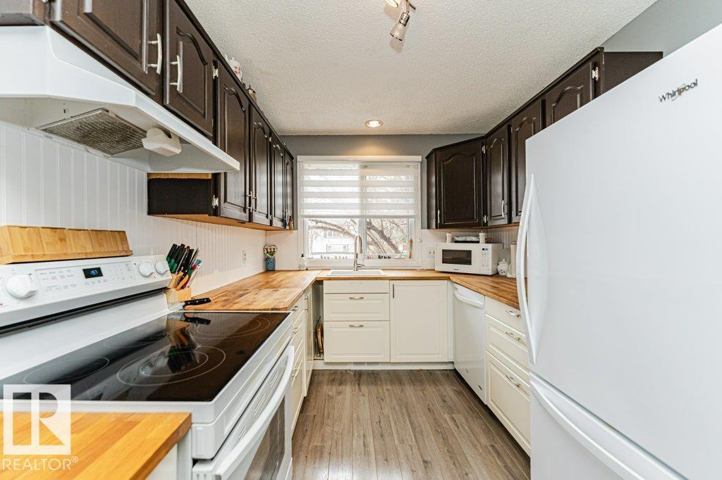8 DUKE DR - 19