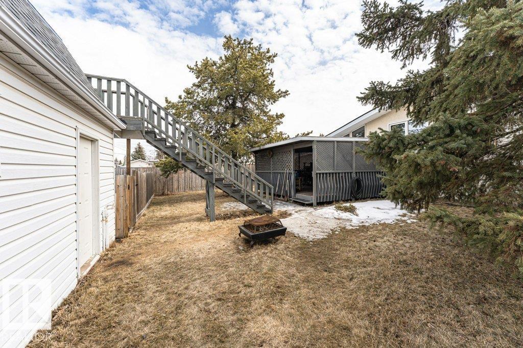 8 DUKE DR - 33