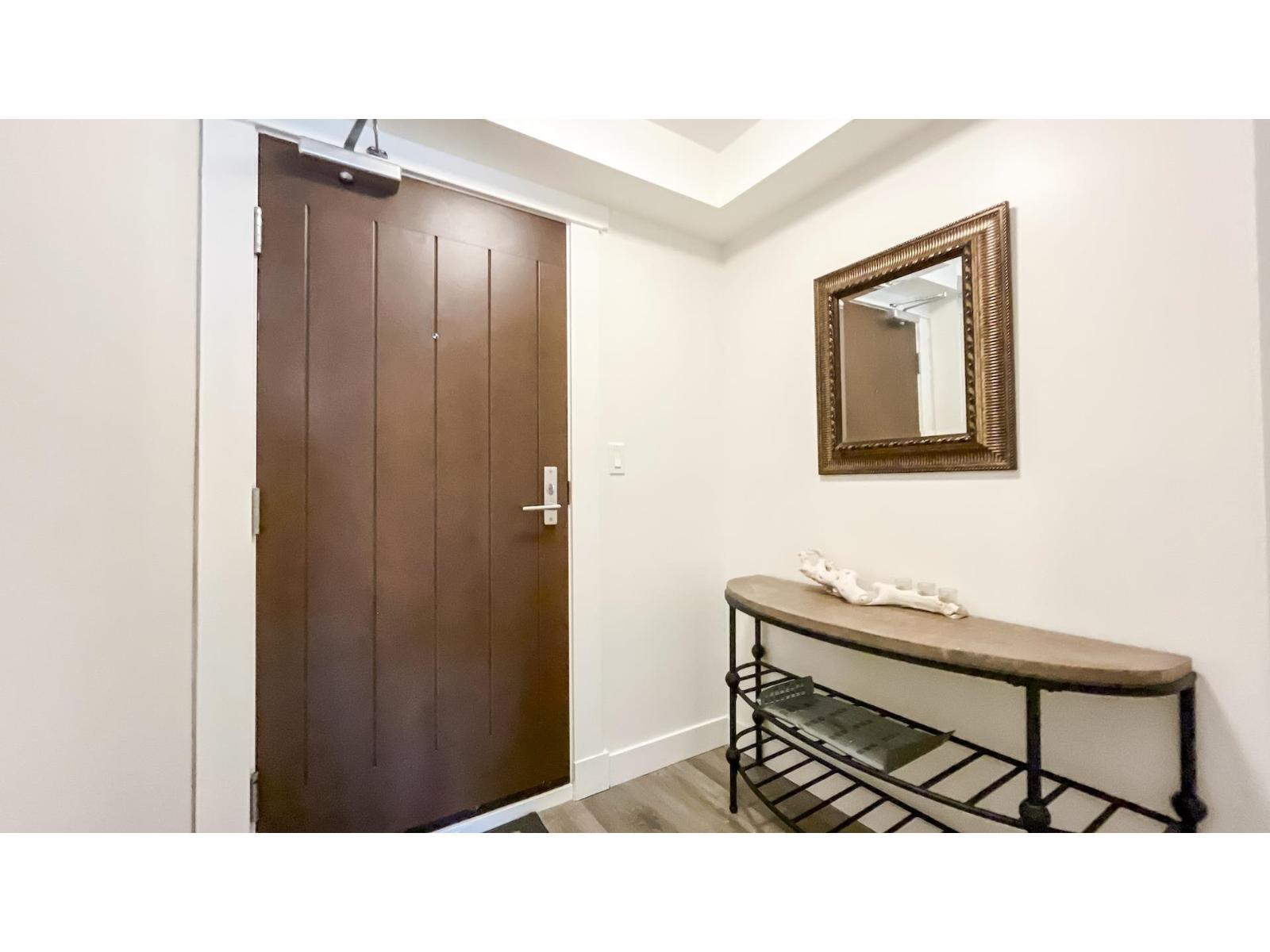 404 14955 VICTORIA AVENUE, White Rock