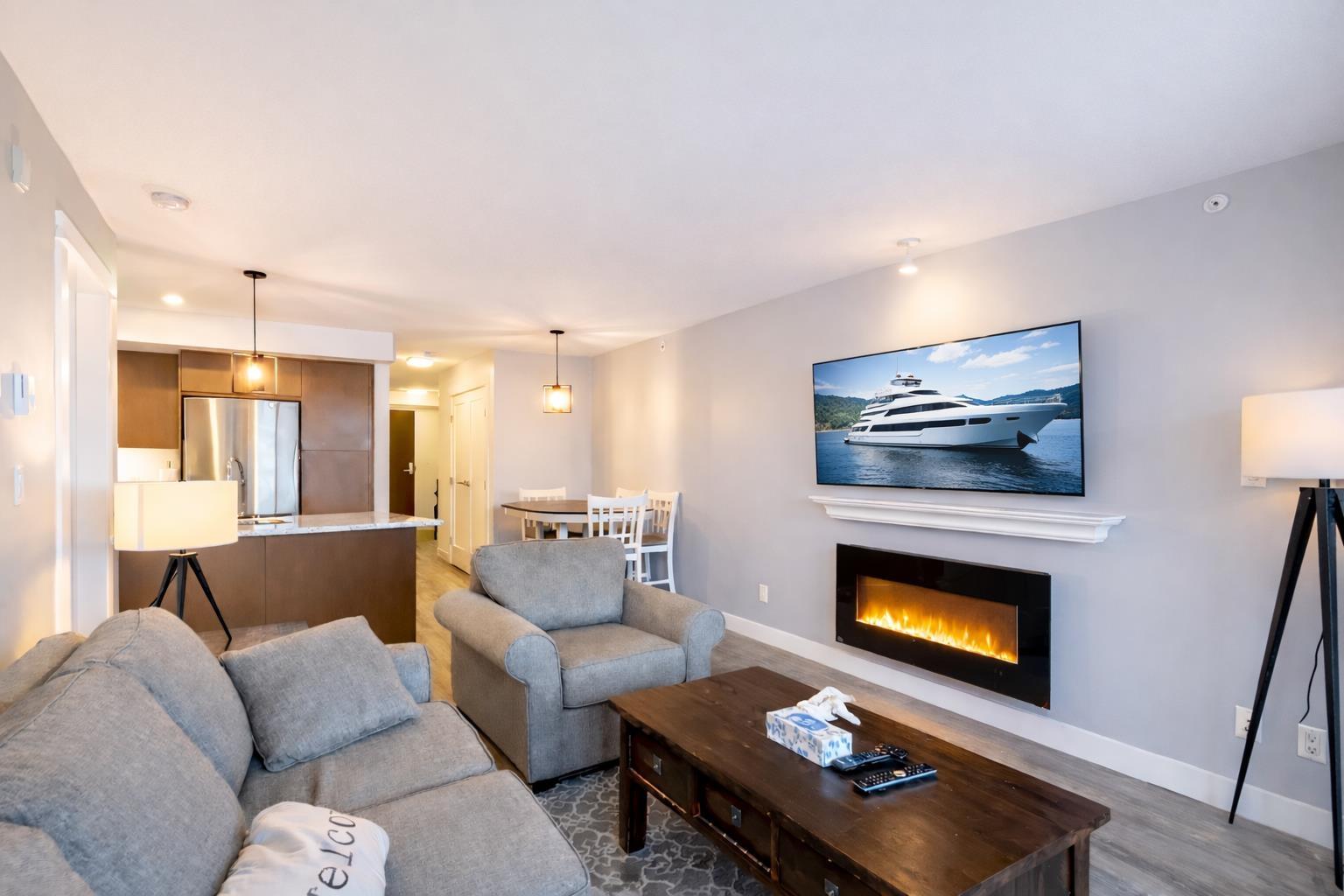 404 14955 VICTORIA AVENUE, White Rock