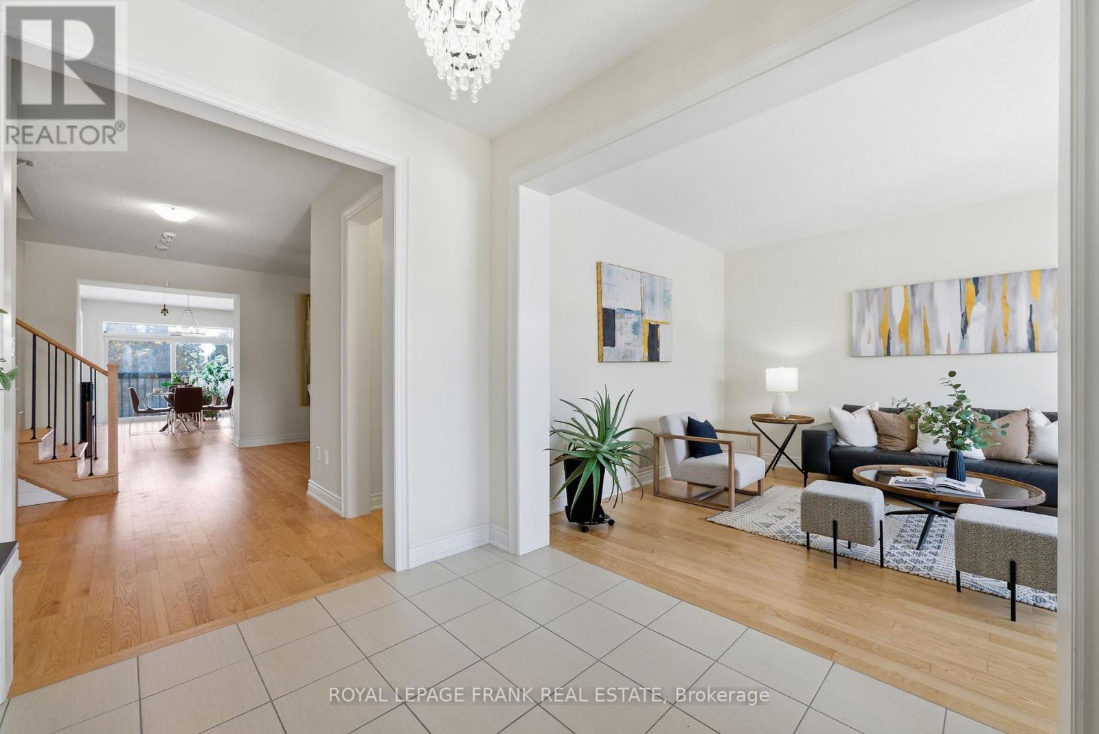 60 HENNESSEY CRESCENT — photo 8