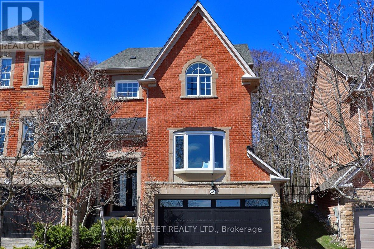 38 CARRIAGE HOUSE COURT, Richmond Hill