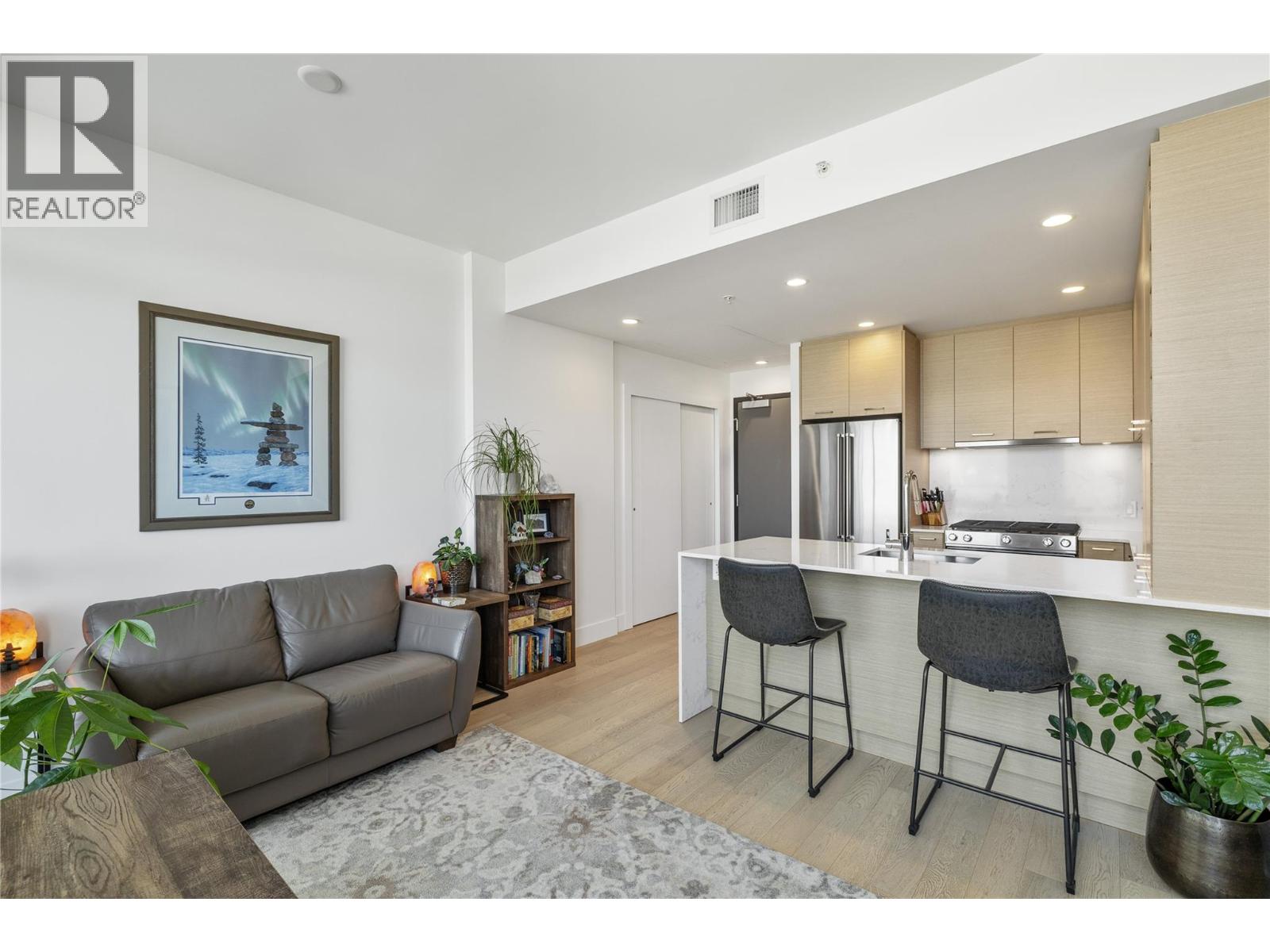 1907 1181 Sunset Drive, Kelowna