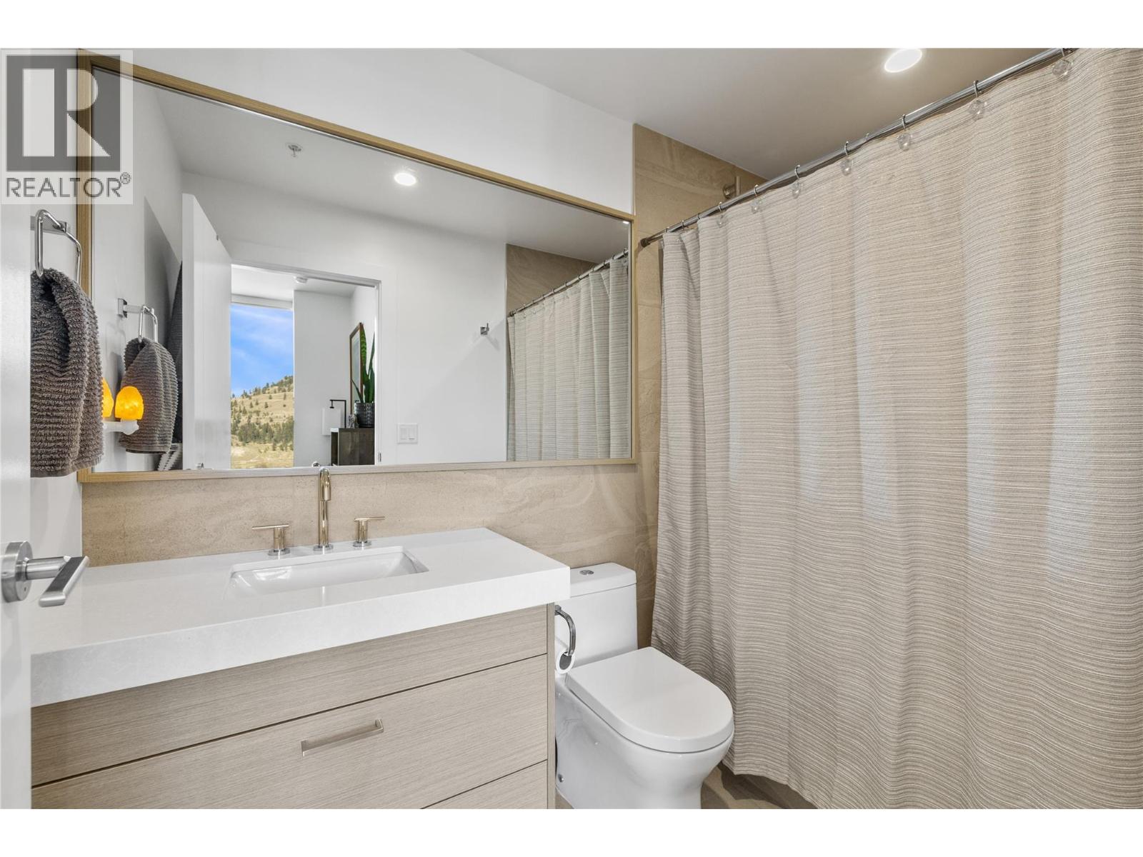 1907 1181 Sunset Drive, Kelowna