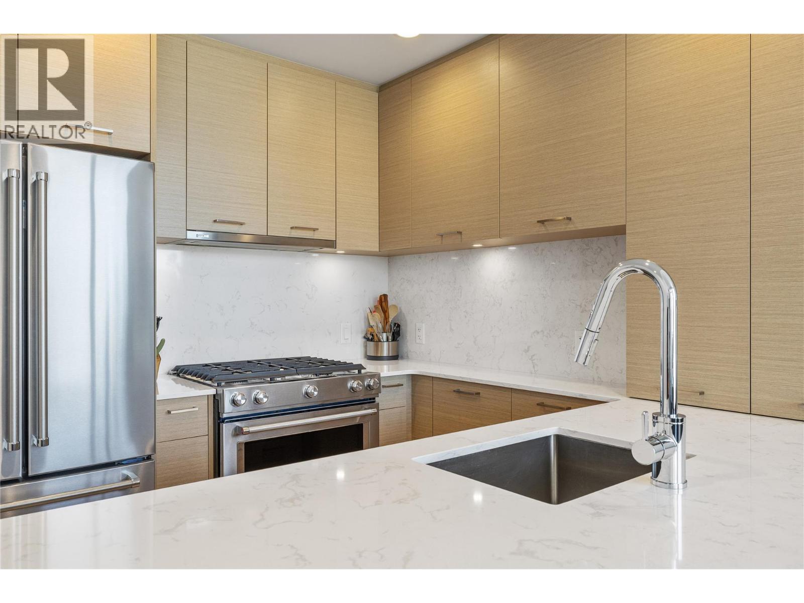 1907 1181 Sunset Drive, Kelowna