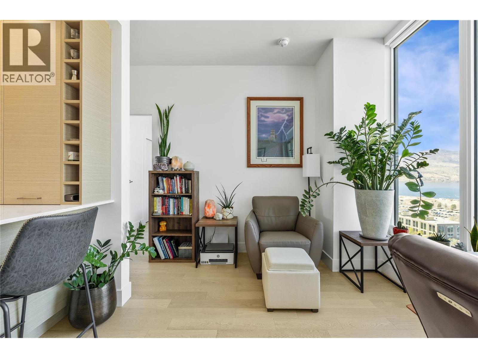 1907 1181 Sunset Drive, Kelowna