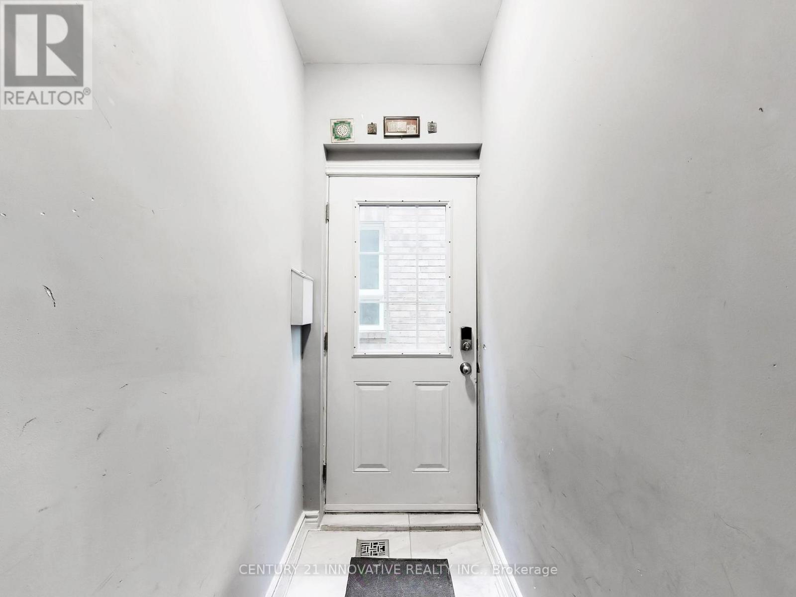 9 HEATHERDALE DRIVE - 44