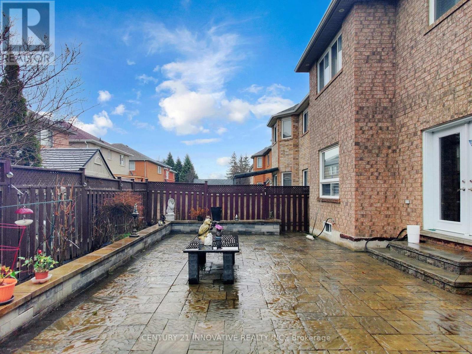 9 HEATHERDALE DRIVE - 48