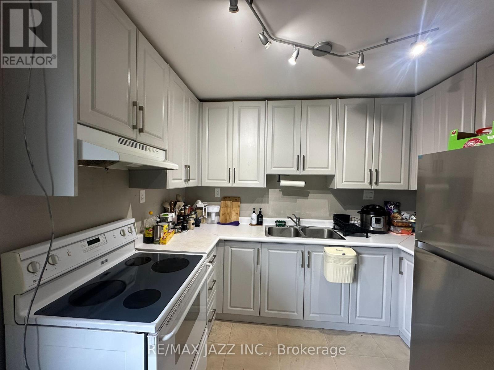 380 PHILLIP MURRAY AVENUE - 20