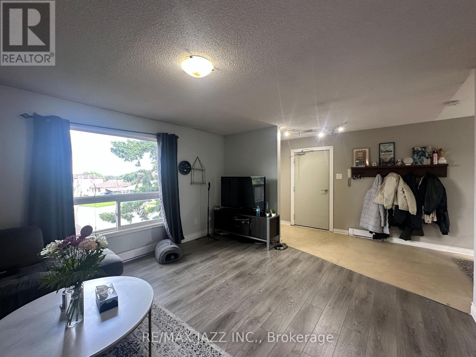 Unit 1(upper) - living room and entry