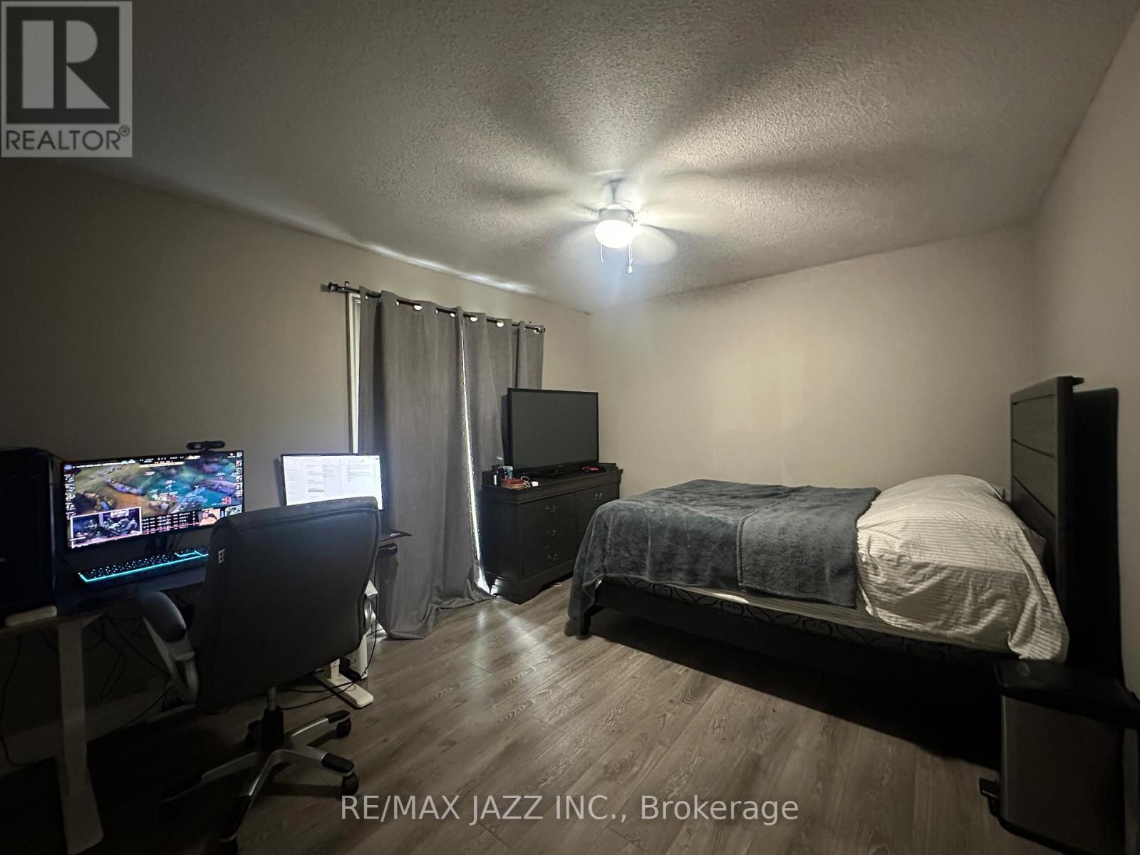 Unit 1(upper) - bedroom