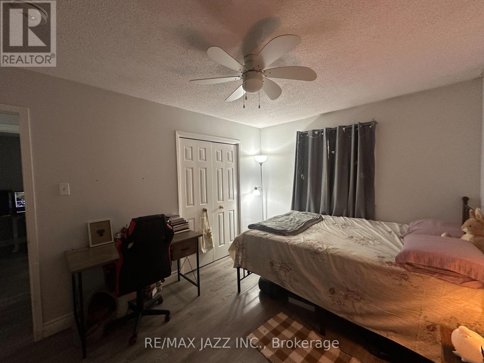 Unit 1(upper) - bedroom